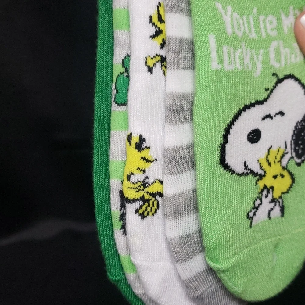 Peanuts NWT Snoopy and Woodstock, Four Leaf Clover 5 pairs Footie Socks